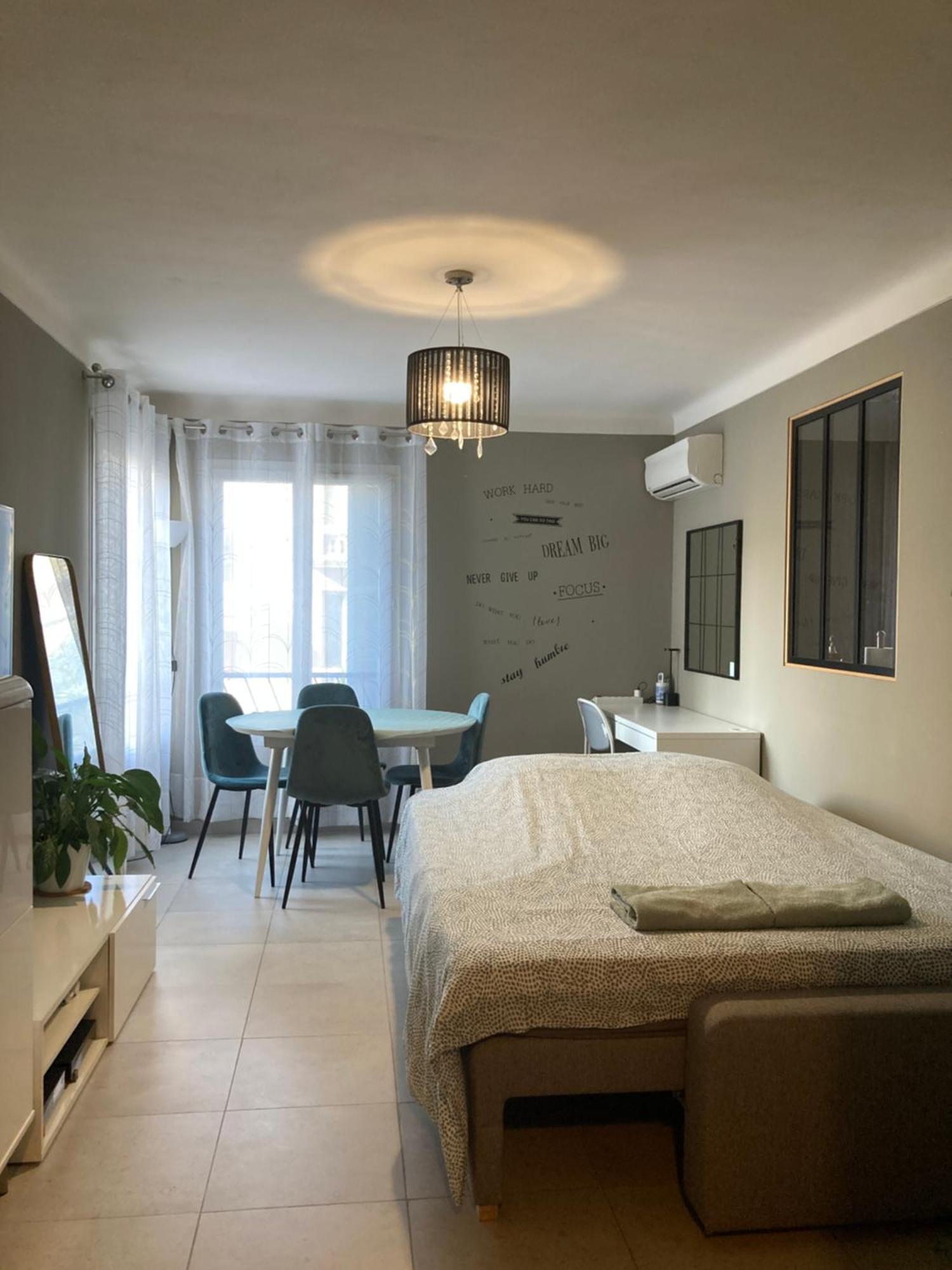 דירות Nice West Cosy Flat Balcony, Near Airport, Train, Beach, Public Transport, Supermarket, Comfortable And Well Equipped מראה חיצוני תמונה